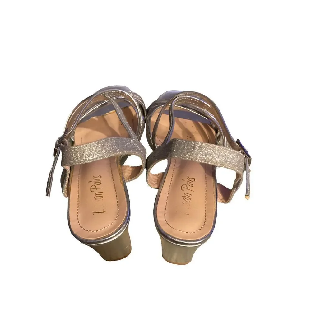 DREAM PAIRS Women’s Silver Wedge Strappy Heels Size 7.‎